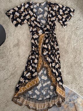 Rip curl kimono Dress in Black and Mustard